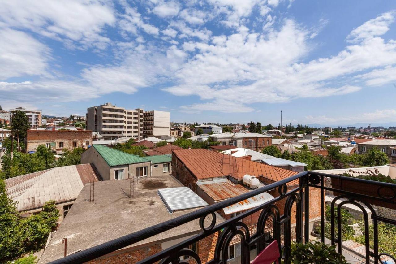 Veli Group Apartment In Old City Kutaisi Dış mekan fotoğraf