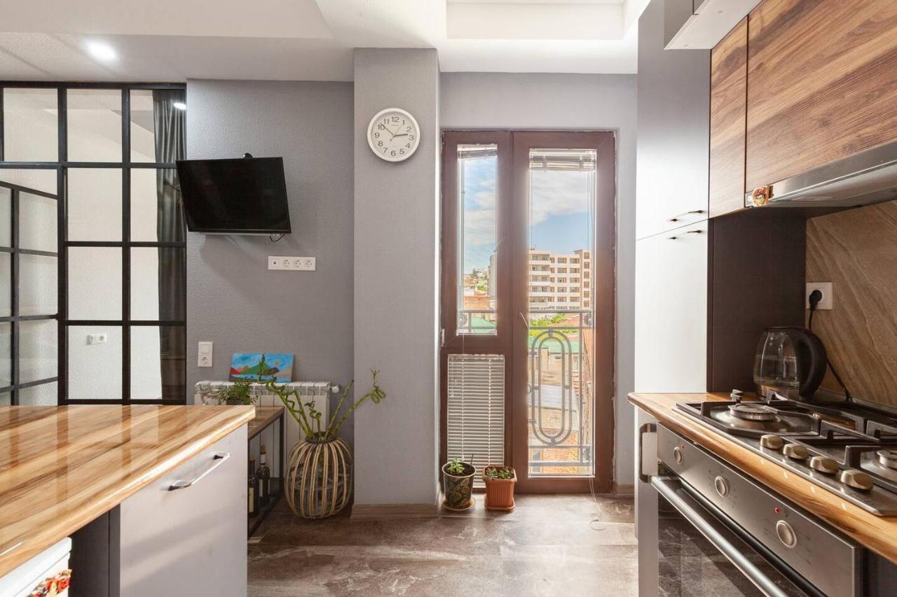 Veli Group Apartment In Old City Kutaisi Dış mekan fotoğraf