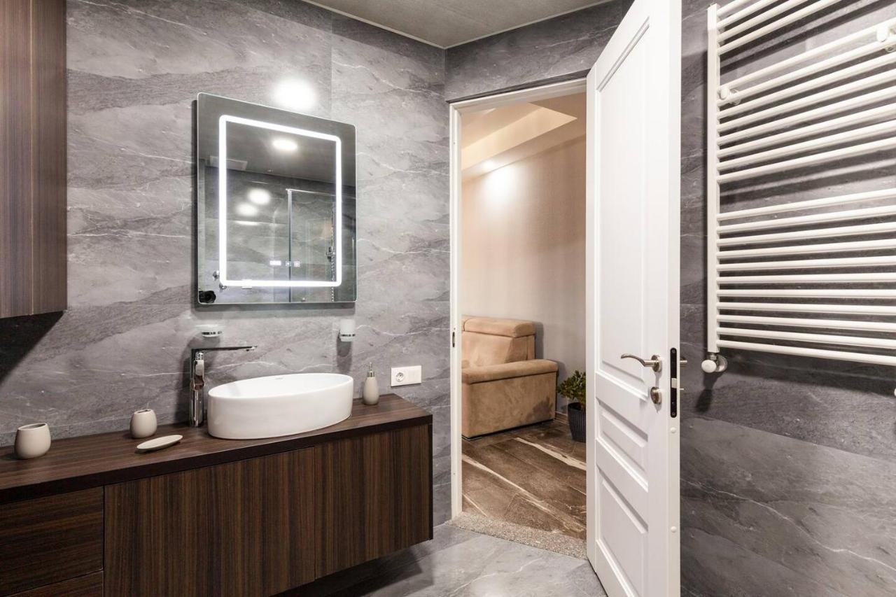 Veli Group Apartment In Old City Kutaisi Dış mekan fotoğraf