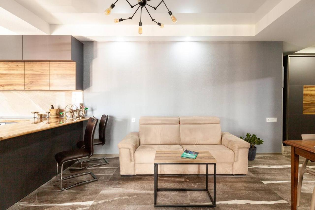 Veli Group Apartment In Old City Kutaisi Dış mekan fotoğraf